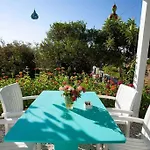 Holiday home Butik Mor Salkim Evleri *